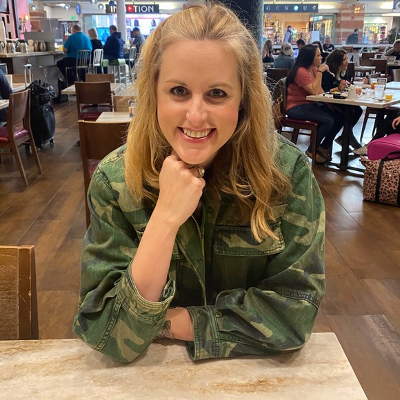 Meet your Posher, Erin - Picture 2 of 5